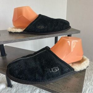 UGG MENS SCUFF SLIPPERS Black Size 8